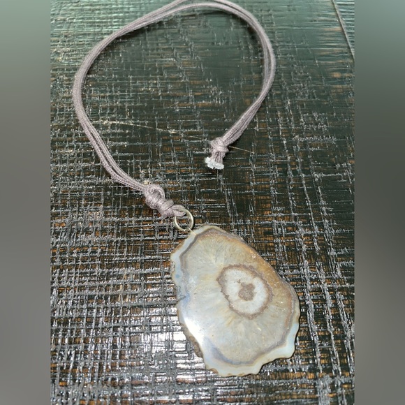 Agate Slice Necklace - Picture 2 of 2
